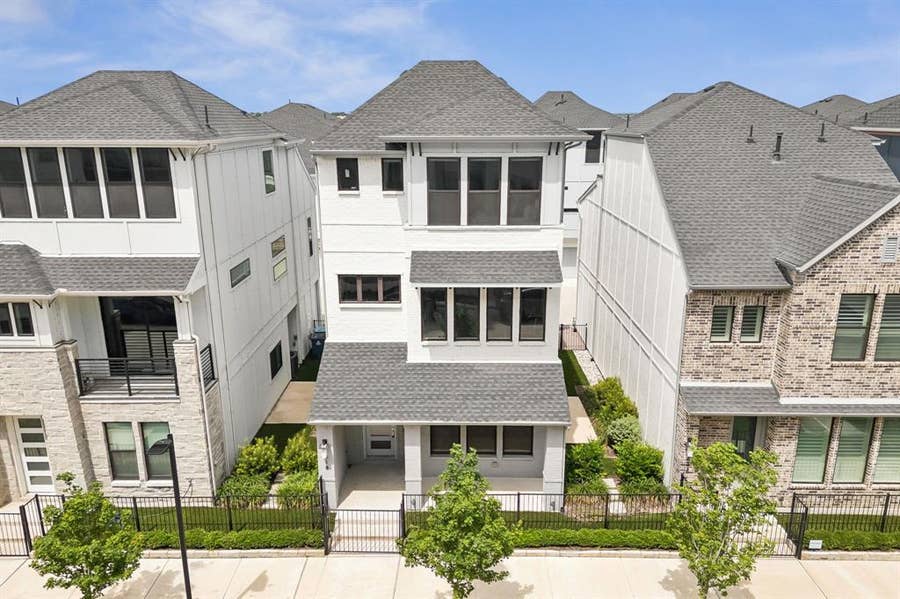 Property photo for 518 Winners Circle, Rowlett, TX