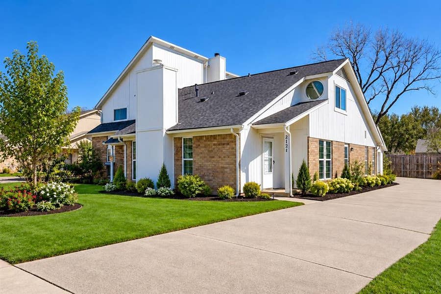 Property photo for 2121 Stone Moss Lane, Grapevine, TX