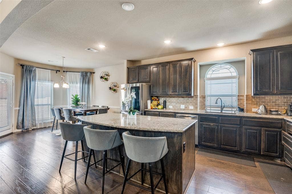 3449 Ava Drive, Midlothian, TX 76065 3449 Ava Drive, Midlothian, TX 76065