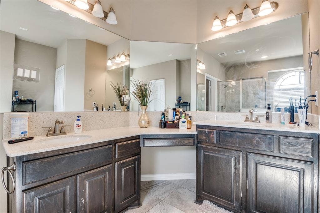 3449 Ava Drive, Midlothian, TX 76065 3449 Ava Drive, Midlothian, TX 76065