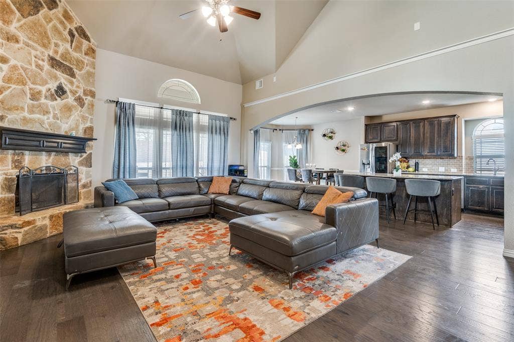 3449 Ava Drive, Midlothian, TX 76065 3449 Ava Drive, Midlothian, TX 76065