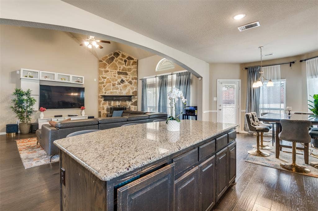 3449 Ava Drive, Midlothian, TX 76065 3449 Ava Drive, Midlothian, TX 76065