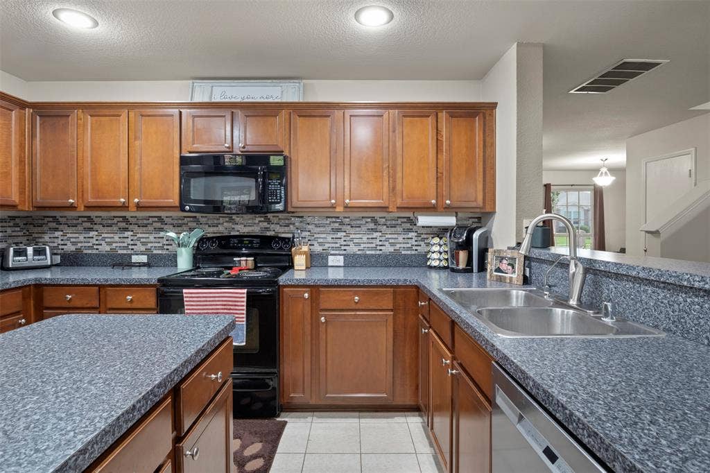 1303 Feather Crest Drive, Krum, TX 76249