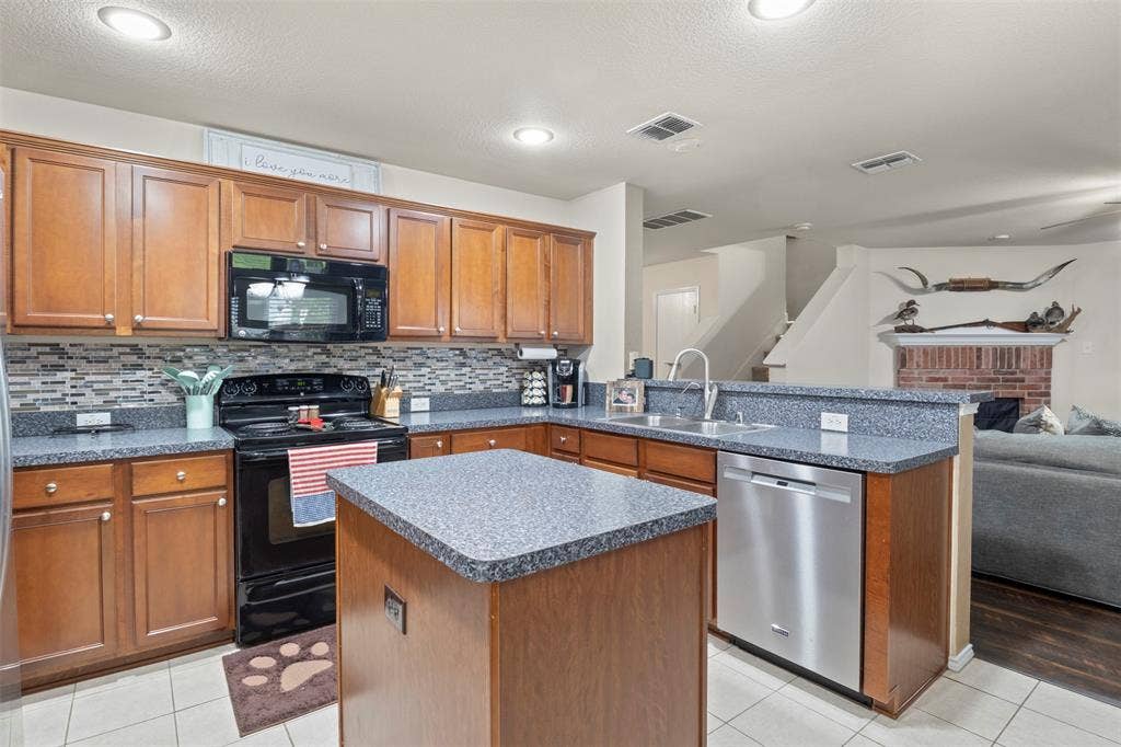 1303 Feather Crest Drive, Krum, TX 76249