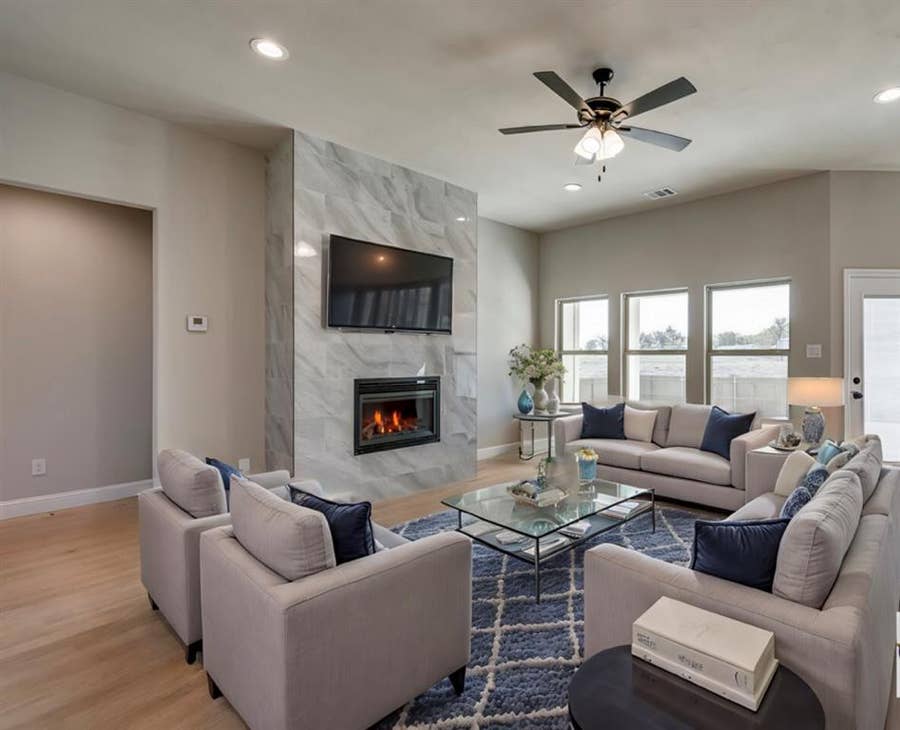Property photo for 340 E Lamar Street, Palmer, TX