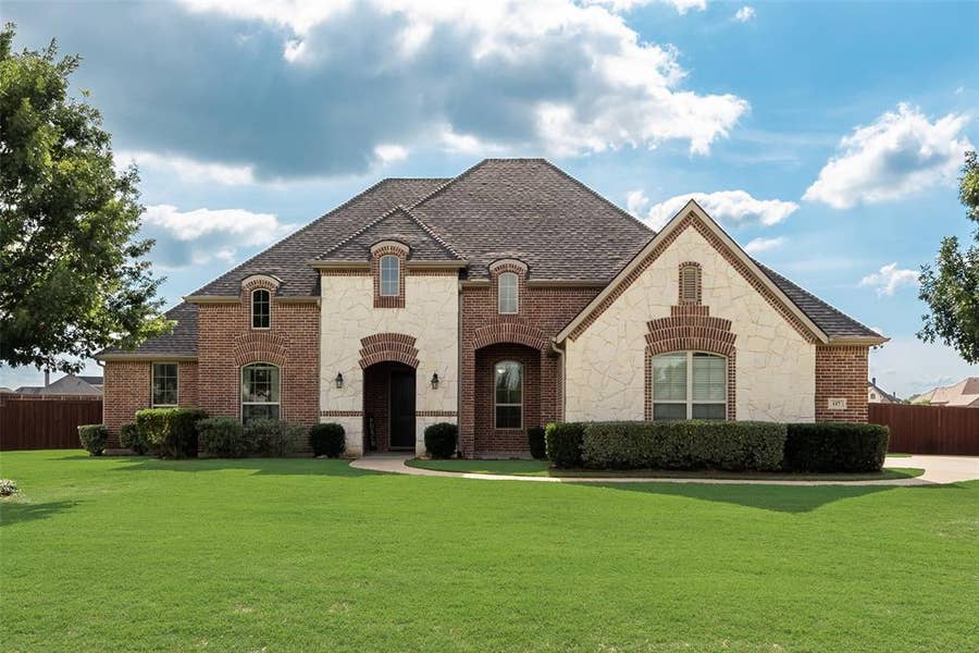 Property photo for 117 Shoreside Trail, Waxahachie, TX