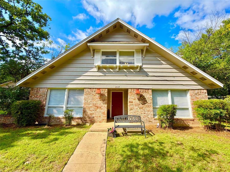 Property photo for 2117 Foxcroft Circle, Denton, TX