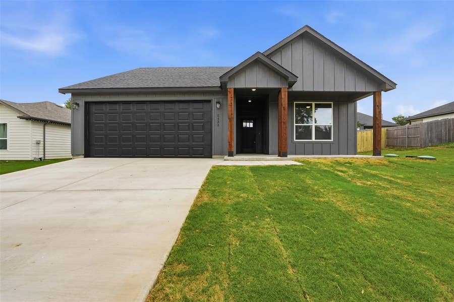 Property photo for 5423 Firewood Trail, Granbury, TX