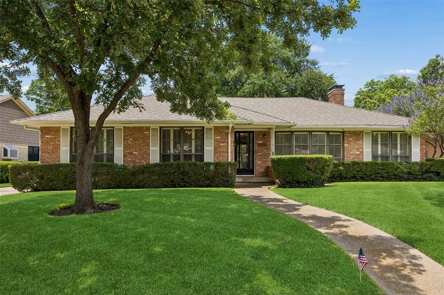 Property photo for 6262 E University Boulevard, Dallas, TX