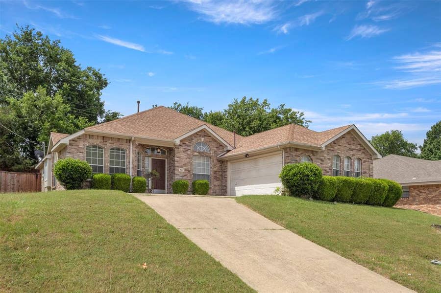 Property photo for 520 Jeff Grimes Boulevard, DeSoto, TX