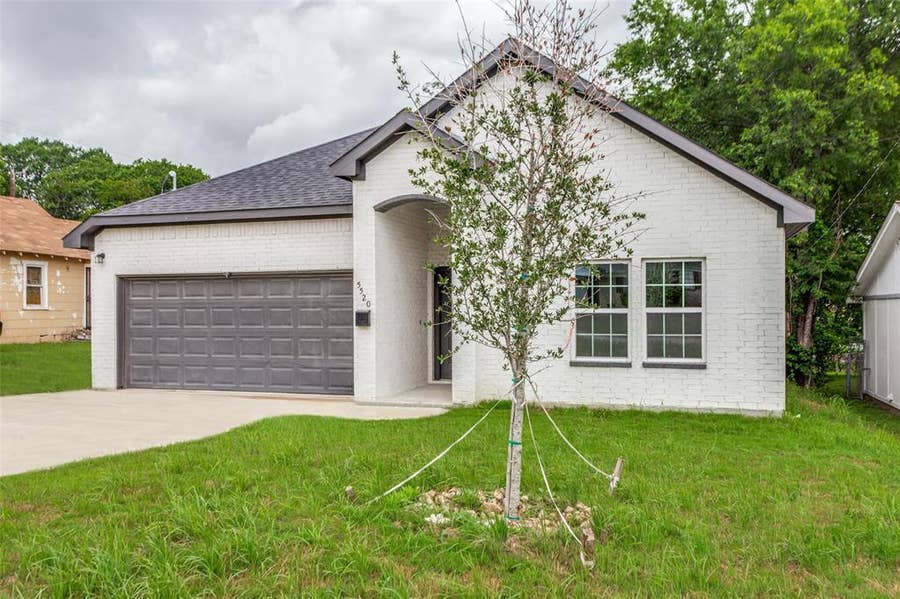 Property photo for 5520 Goodman Avenue, Fort Worth, TX