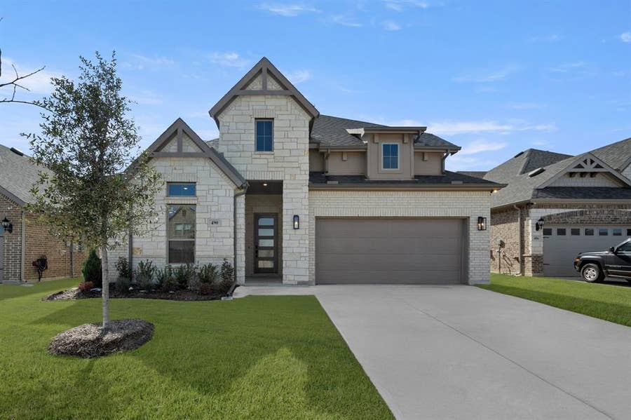 Property photo for 490 Red Maple Road, Waxahachie, TX