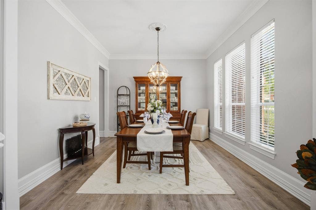 621 Liechty Court, Heath, TX 75032 Ideal for hosting your family gatherings!