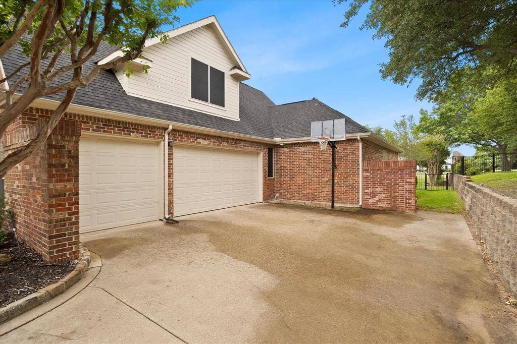 621 Liechty Court, Heath, TX 75032 skip