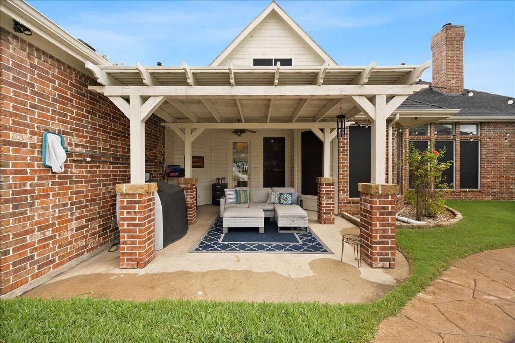 621 Liechty Court, Heath, TX 75032 Ready to relax and enjoy the view?