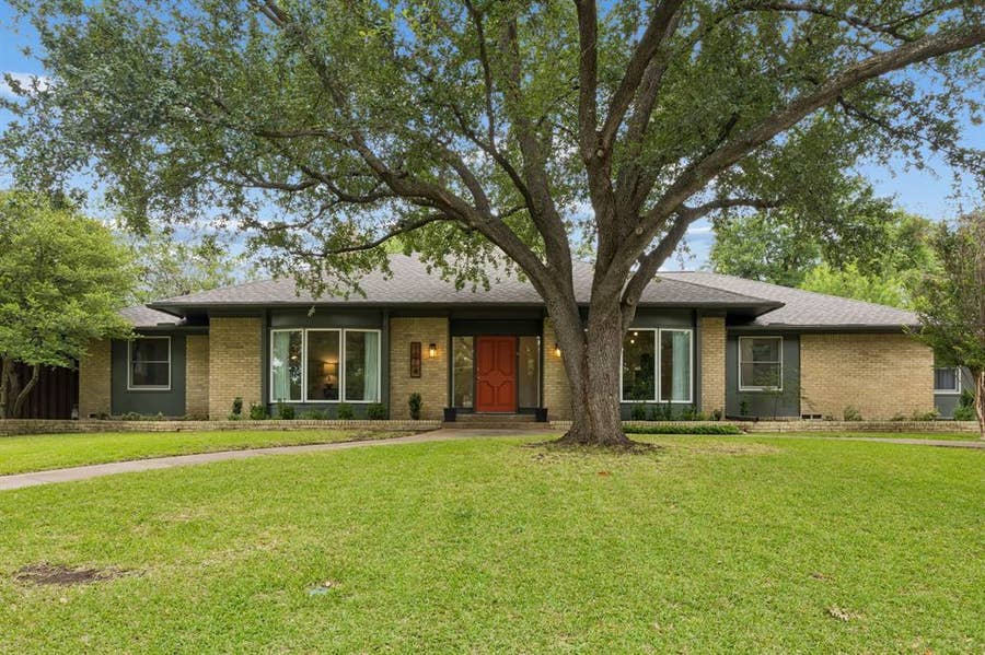 Property photo for 11714 El Hara Circle, Dallas, TX