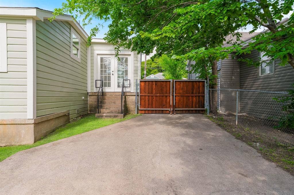 414 Avenue I, Dallas, TX 75203 414 Avenue I, Dallas, TX 75203