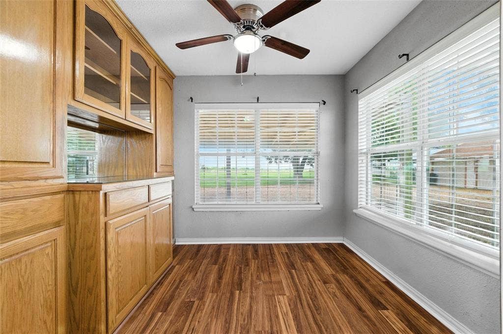 358 Wright Road, Waxahachie, TX 75167 358 Wright Road, Waxahachie, TX 75167