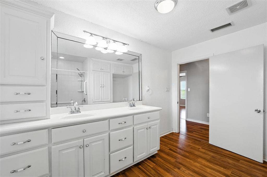 358 Wright Road, Waxahachie, TX 75167 358 Wright Road, Waxahachie, TX 75167