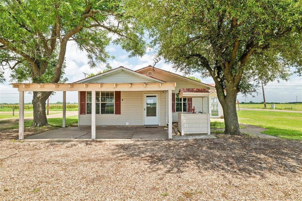 358 Wright Road, Waxahachie, TX 75167 358 Wright Road, Waxahachie, TX 75167