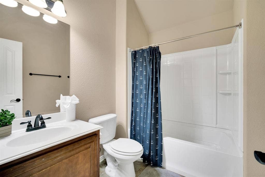 5214 Compassion Court, Midlothian, TX 76065 Full bathroom on 2nd level