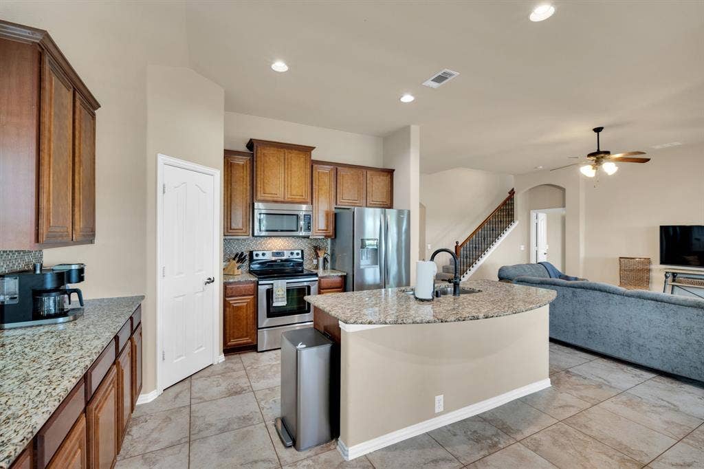 5214 Compassion Court, Midlothian, TX 76065 Open floorplan with large island