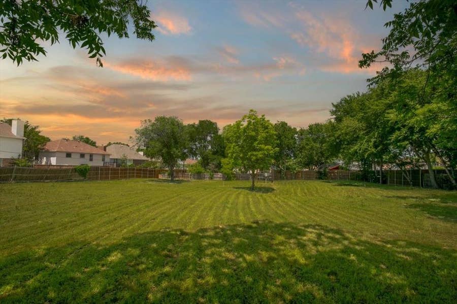Property photo for 1000 Hughes Road, Grapevine, TX