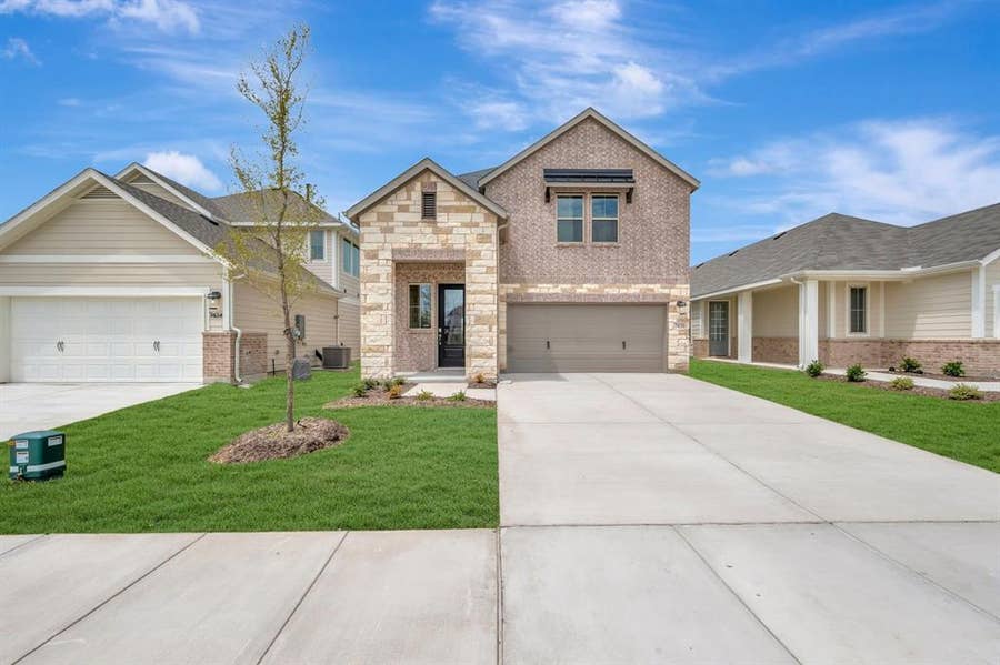 Property photo for 7420 Autumn Hill Drive, Denton, TX