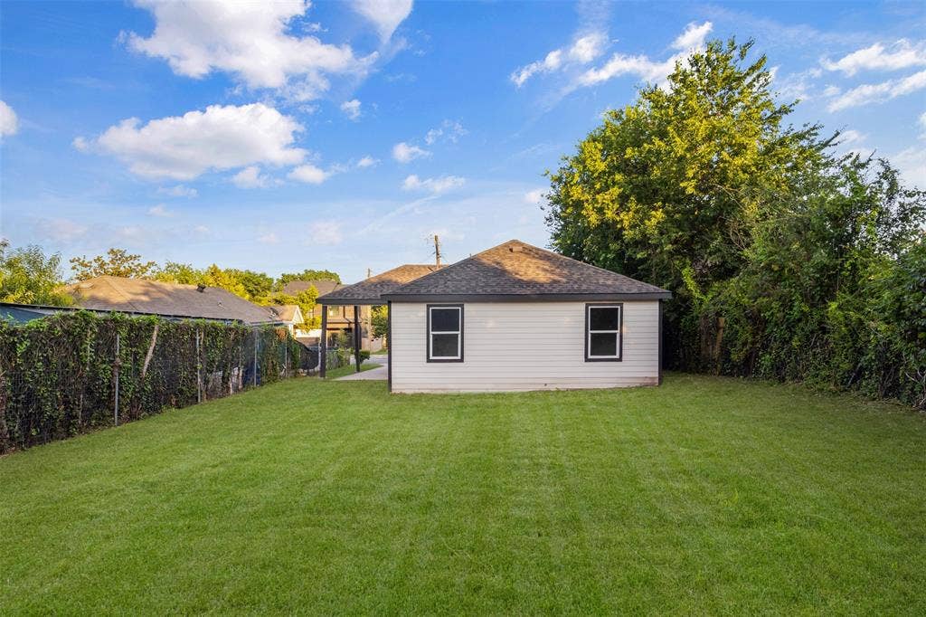 1507 E Waco Avenue, Dallas, TX 75216 1507 E Waco Avenue, Dallas, TX 75216