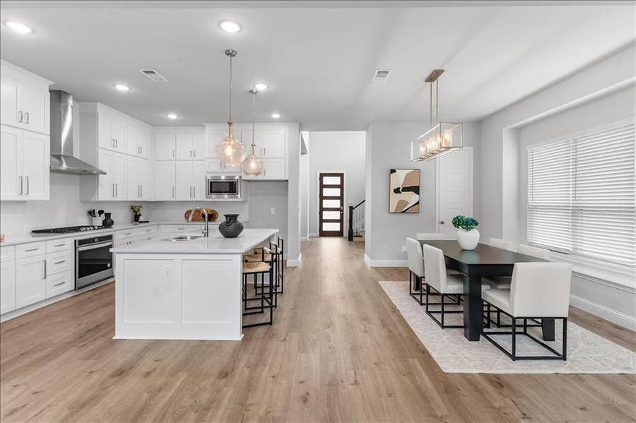 Property photo for 12995 Wimbledon Way, Farmers Branch, TX