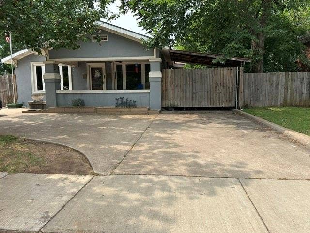 Property photo for 3620 Meadowbrook Dr, Fort Worth, TX