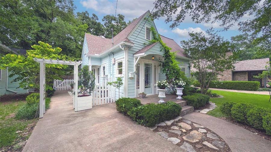Property photo for 1106 Tucker Street, McKinney, TX