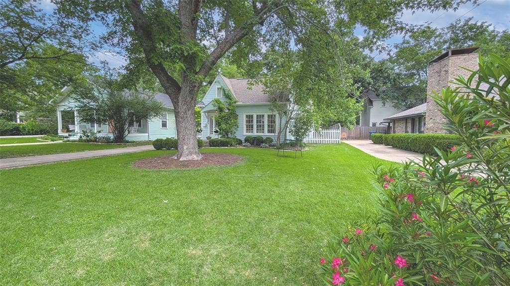 1106 Tucker Street, McKinney, TX 75069 1106 Tucker Street, McKinney, TX 75069