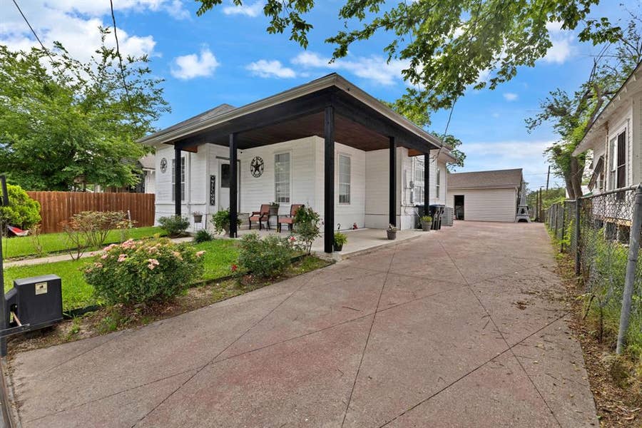 Property photo for 1811 Wesley Street, Greenville, TX