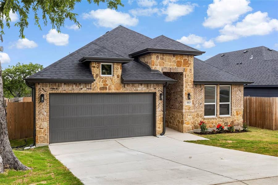Property photo for 1613 Avenue D, Fort Worth, TX