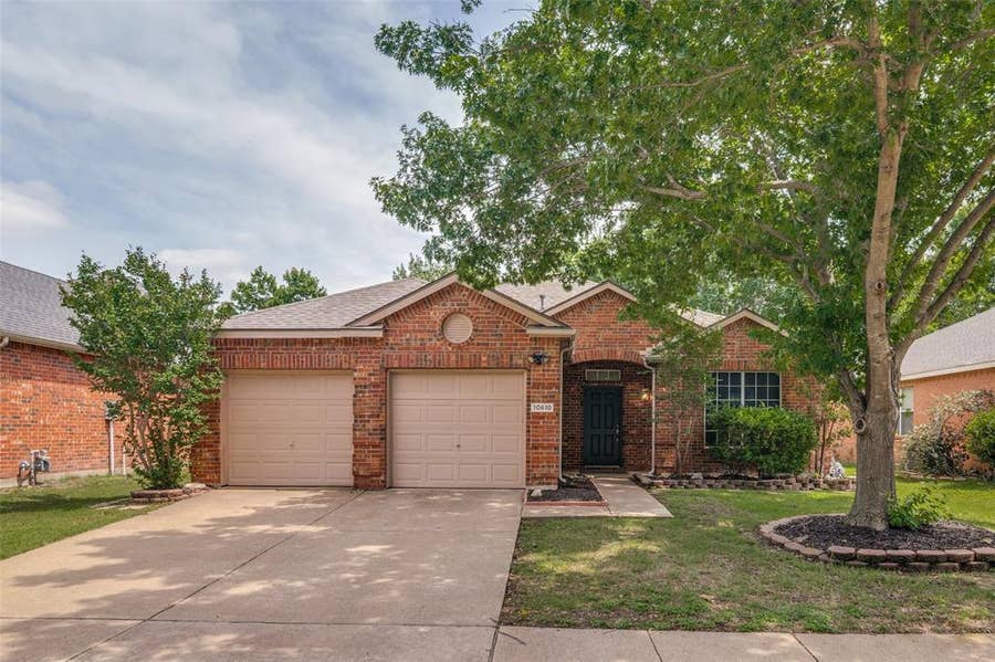Property photo for 10610 Woodlands Trail, Rowlett, TX