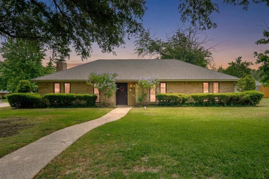 Property photo for 116 Greenway Street, Sunnyvale, TX
