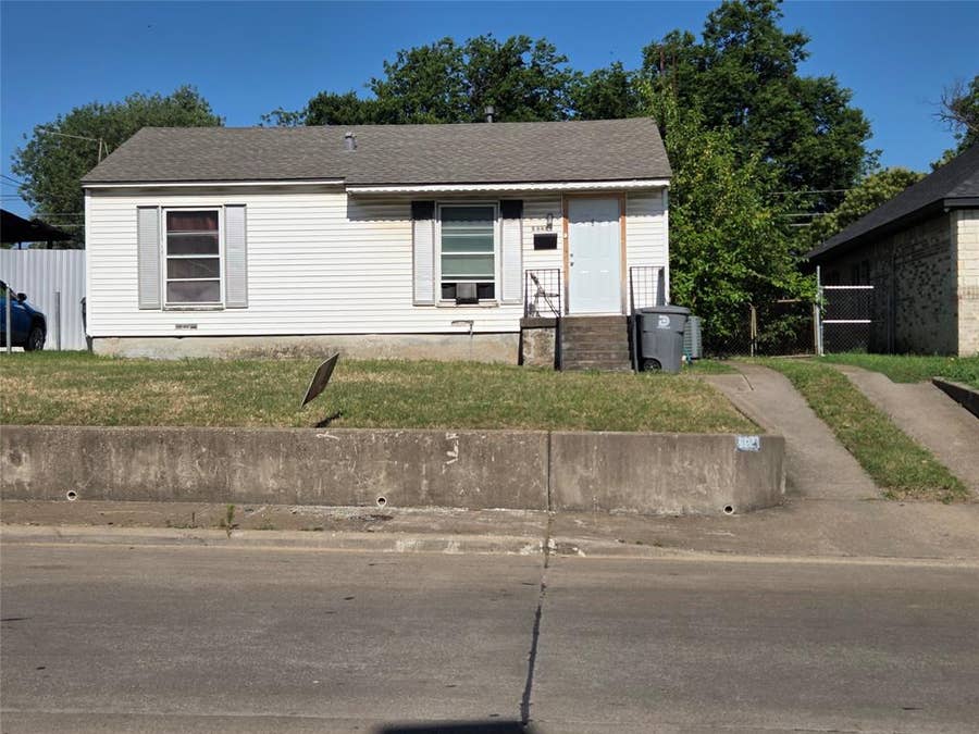Property photo for 3227 Ramona Avenue, Dallas, TX