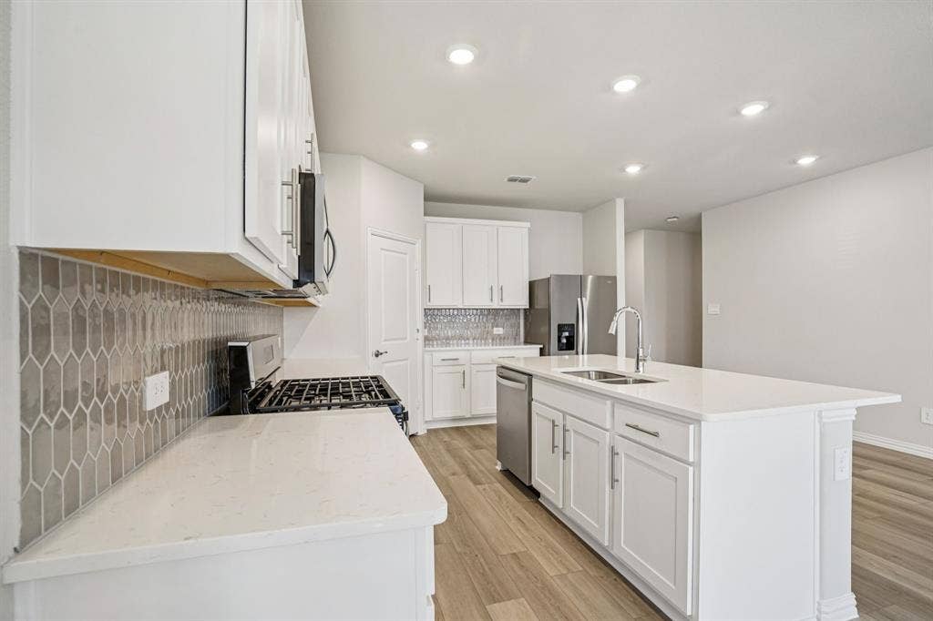 4004 Palestine Drive, Farmersville, TX 75442 Photo is not of the actual home, but is an inspirational photo of builder’s model home and may depict options, furnishings, and/or decorator features that are not included.
