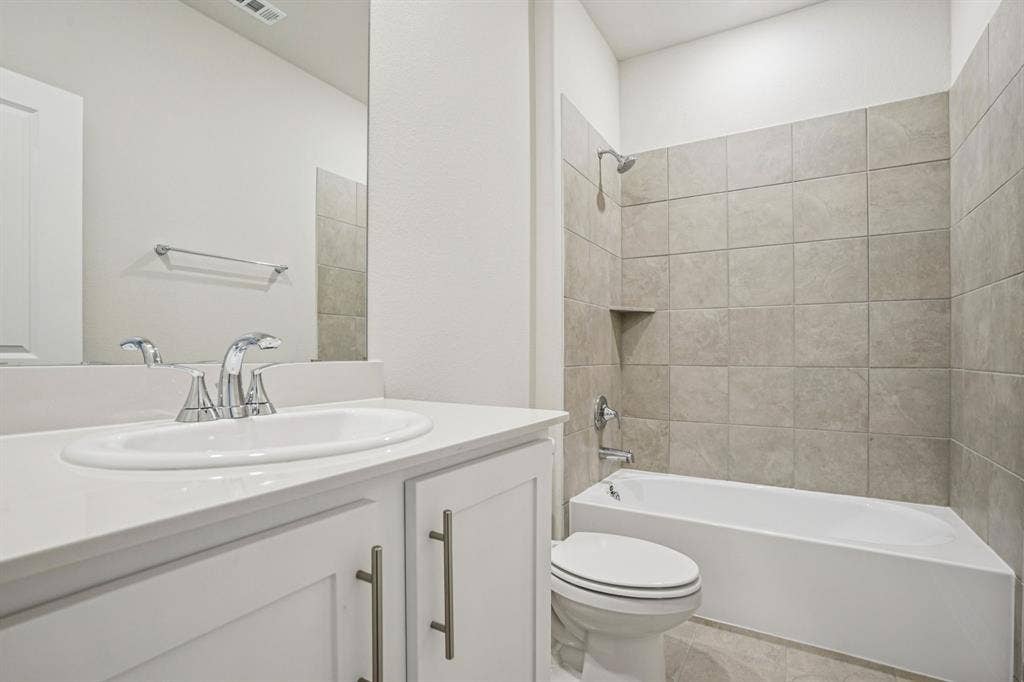 4004 Palestine Drive, Farmersville, TX 75442 Photo is not of the actual home, but is an inspirational photo of builder’s model home and may depict options, furnishings, and/or decorator features that are not included.
