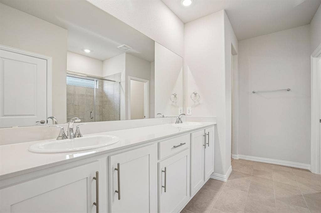 4004 Palestine Drive, Farmersville, TX 75442 Photo is not of the actual home, but is an inspirational photo of builder’s model home and may depict options, furnishings, and/or decorator features that are not included.