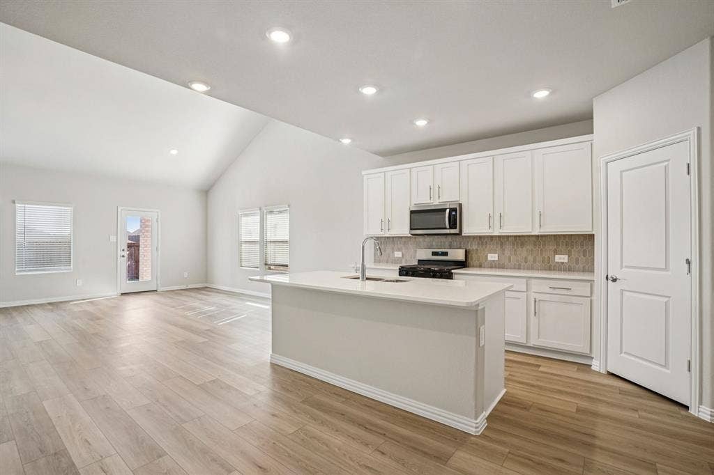 4004 Palestine Drive, Farmersville, TX 75442 Photo is not of the actual home, but is an inspirational photo of builder’s model home and may depict options, furnishings, and/or decorator features that are not included.