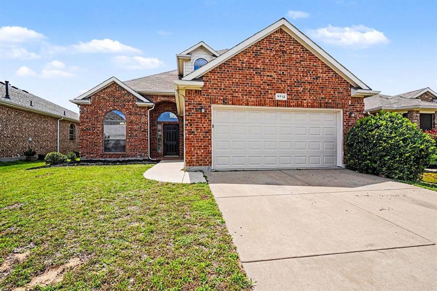 Property photo for 9712 Willow Branch Way, Fort Worth, TX