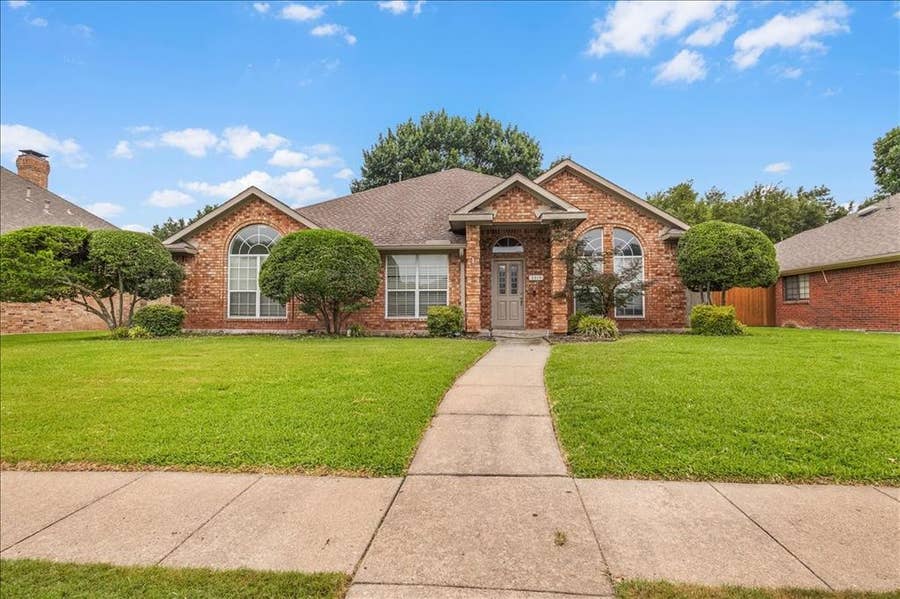 Property photo for 3314 Suzanne Drive, Rowlett, TX