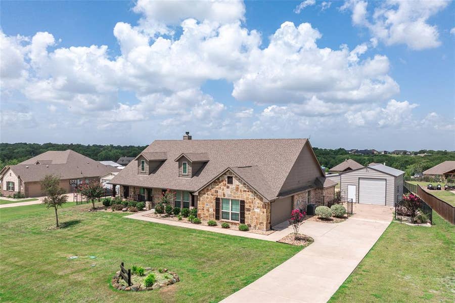 Property photo for 2996 Kate Drive, Farmersville, TX