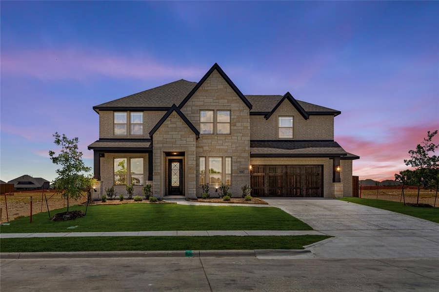 Property photo for 924 Lasalle Drive, Red Oak, TX