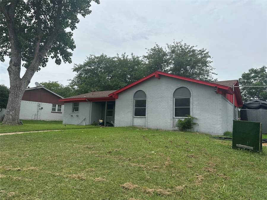 Property photo for 313 Victoria Drive, Garland, TX