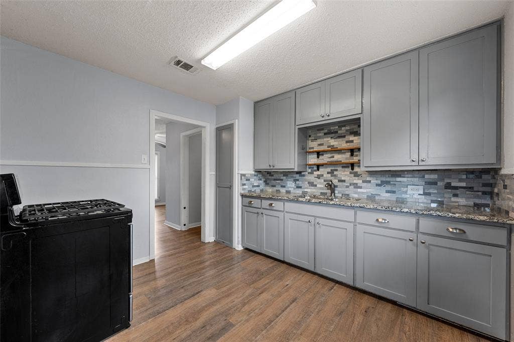 1403 W 11th Street, McGregor, TX 76657 1403 W 11th Street, McGregor, TX 76657