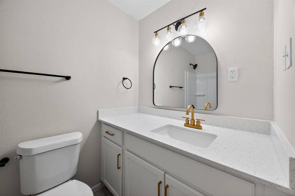 8617 Flicker Lane, Dallas, TX 75238 8617 Flicker Lane, Dallas, TX 75238