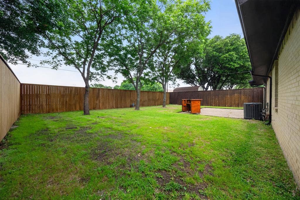 8617 Flicker Lane, Dallas, TX 75238 8617 Flicker Lane, Dallas, TX 75238